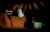 “Señoras y señores, Ladies and - lamaleta.cat · Descripción Un obra de circo relatada por dos artistas en escena y un técnico (un actor acróbata, un actor músico y un técnico